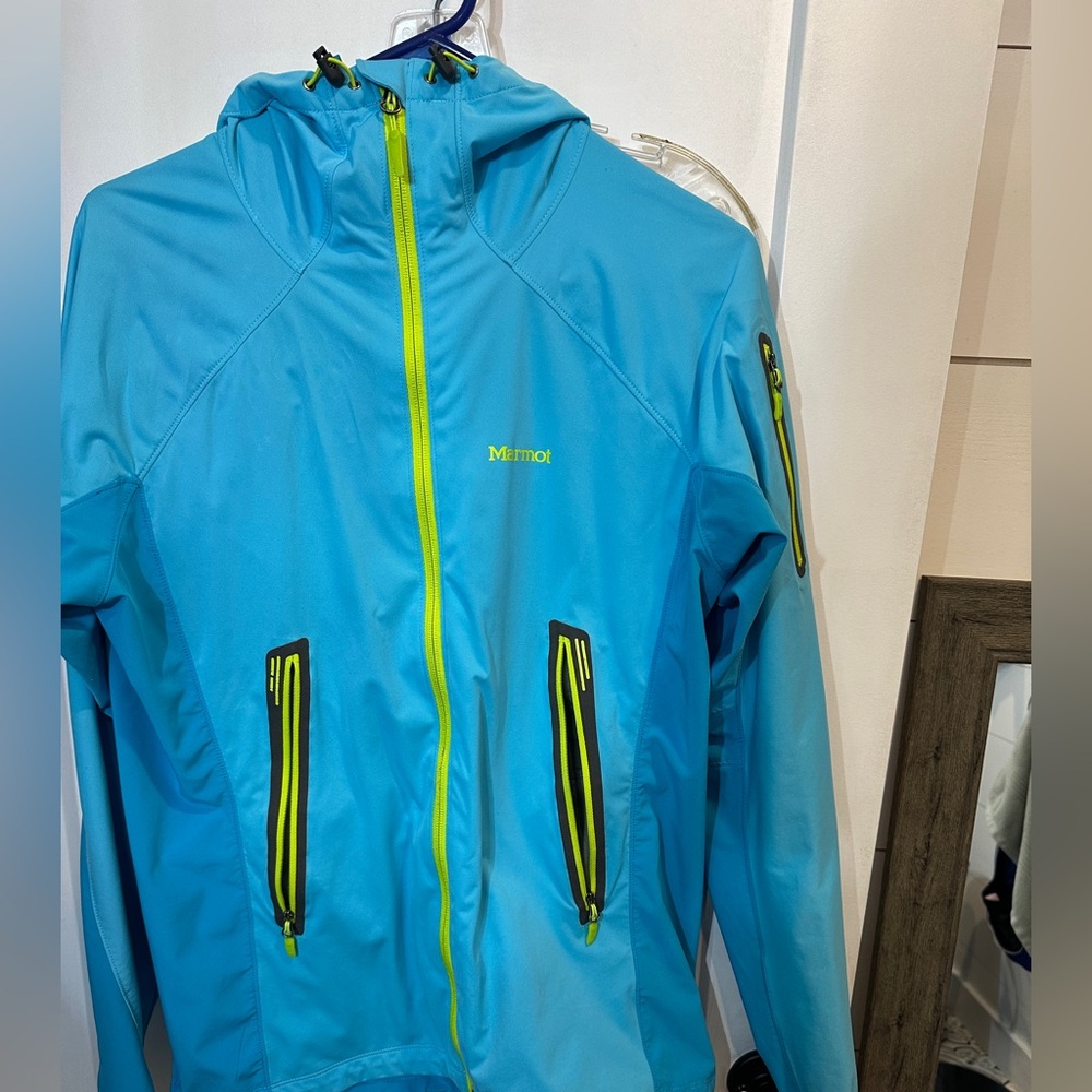 Marmot Blue and Lime Green windbreaker/raincoat for Outdoor Performance